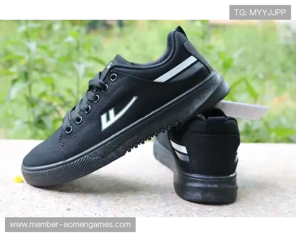 回力官网旗舰店：详细尺码指南助你轻松选购合适鞋码，体验舒适走路新感觉